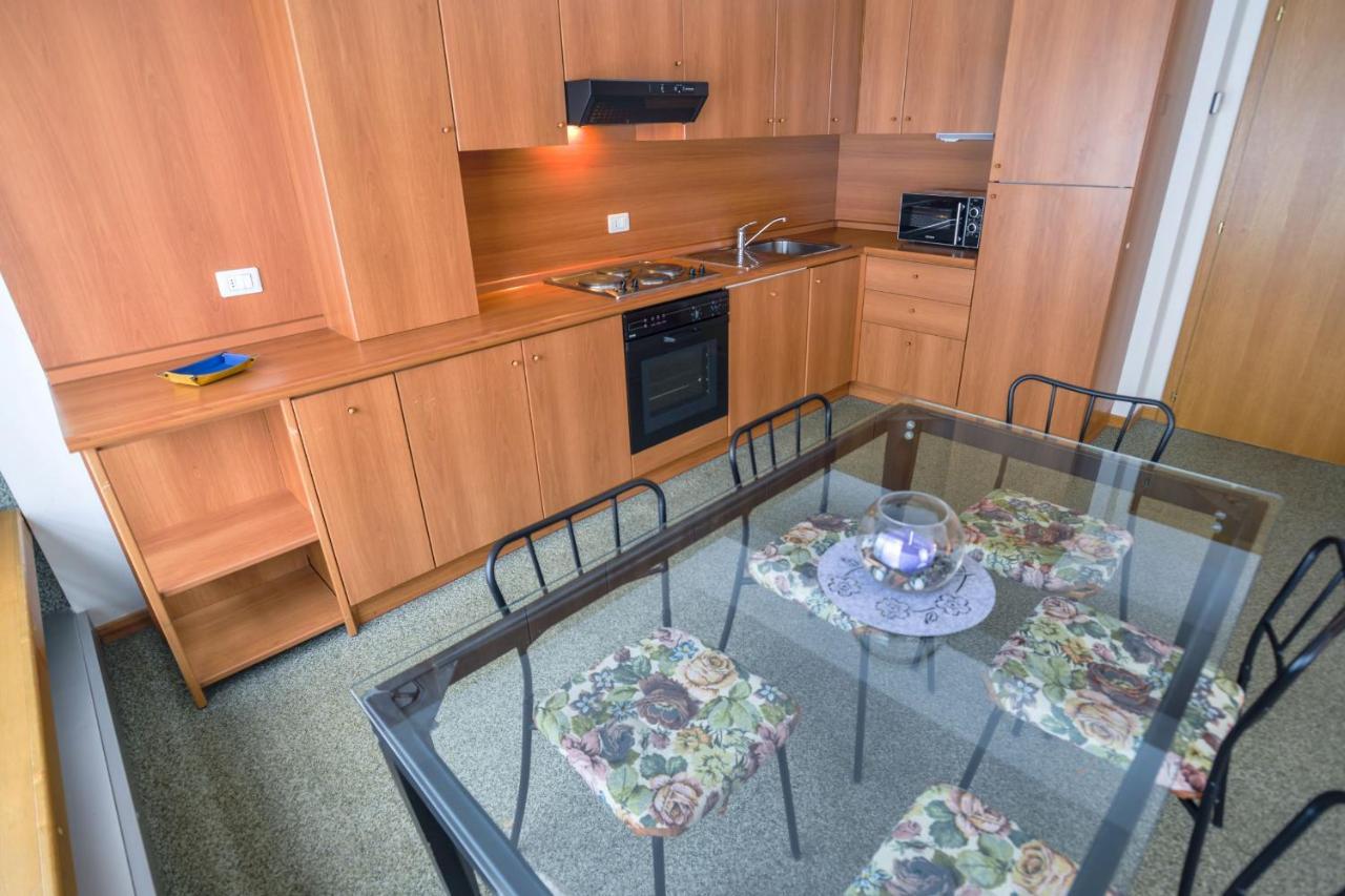 Res.Albare/Solaria Apt.Solandra Mezzana  Exterior foto